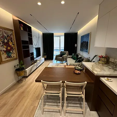 아파트 Adam's House 티라나