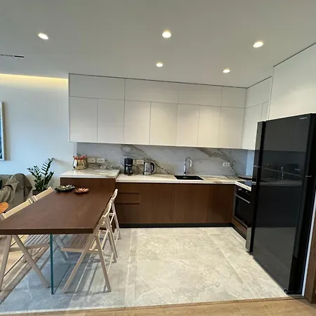 아파트 Adam's House 티라나
